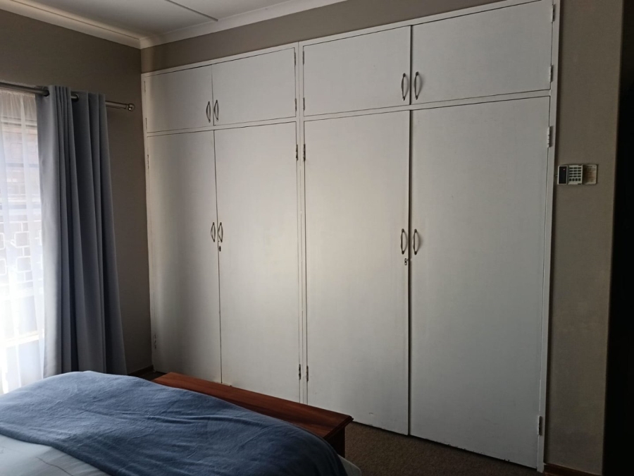 4 Bedroom Property for Sale in Carters Glen Northern Cape